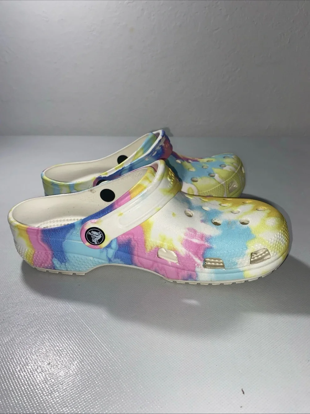 GOOD Unisex Classic Clog Tie-Dye Crocs Size 5 Men 7 Women